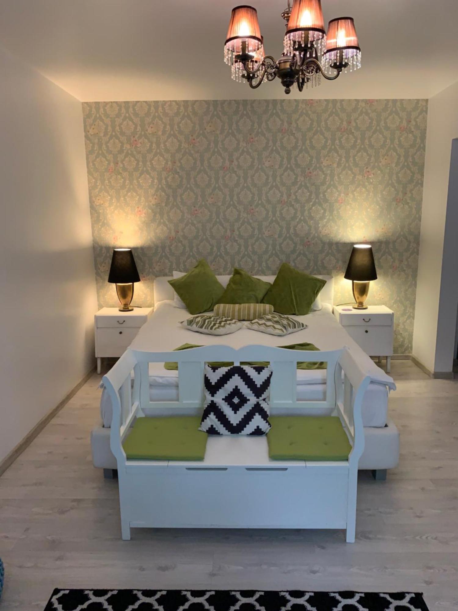 Cozy Apartment In A Quiet Area Craiova Bagian luar foto